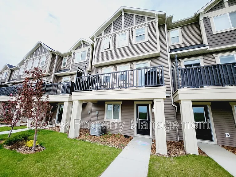 2072 Wonnacott Way SW #82 — Photo 1