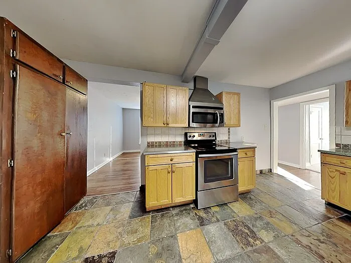 2621 Saturn Rd — Photo 5