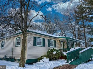 102 Laurel Ave, Sicklerville, NJ 08081