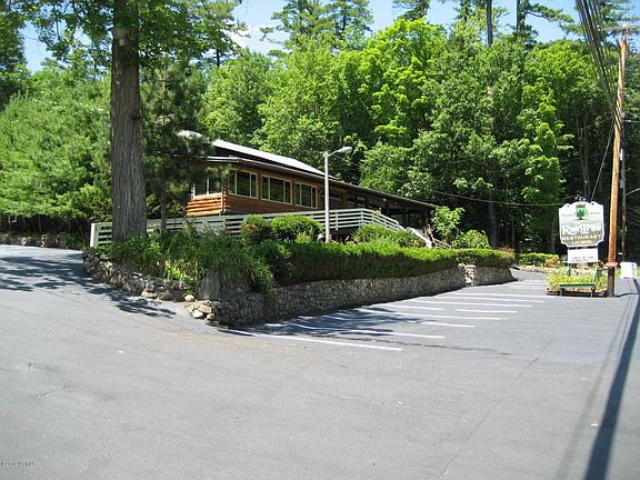 3rd image of 3259 Lake Shore Dr