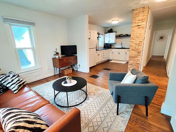 2nd image of 842 Lyon St NE APT 2