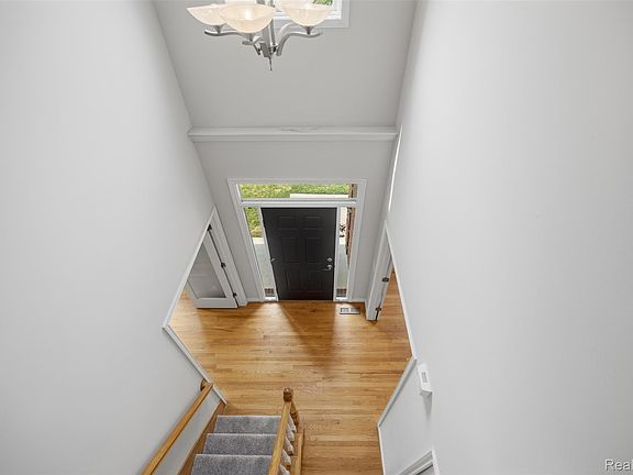 3rd image of 1786 Hartshorn Ave