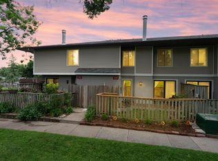 1158 Landmark Trl N, Hopkins, MN 55343