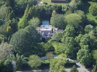 43 Middle Ln, East Hampton, NY 11937