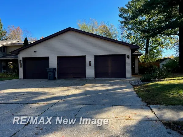 4906 Russell St #4908, Midland, MI 48640