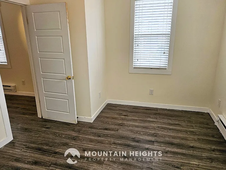 1074 E Kensington Ave — Photo 10