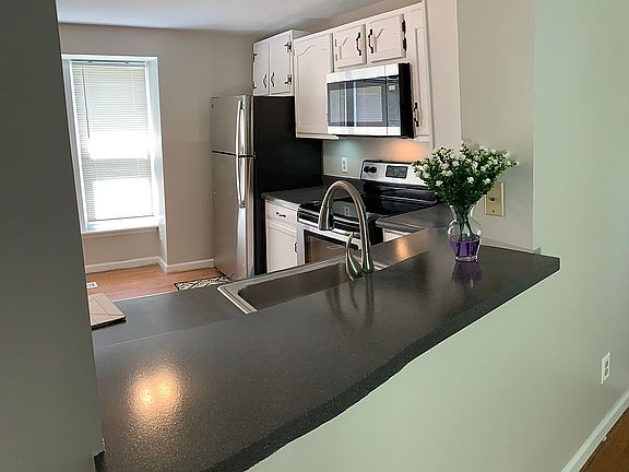 Pass-thru LR to Kitchen