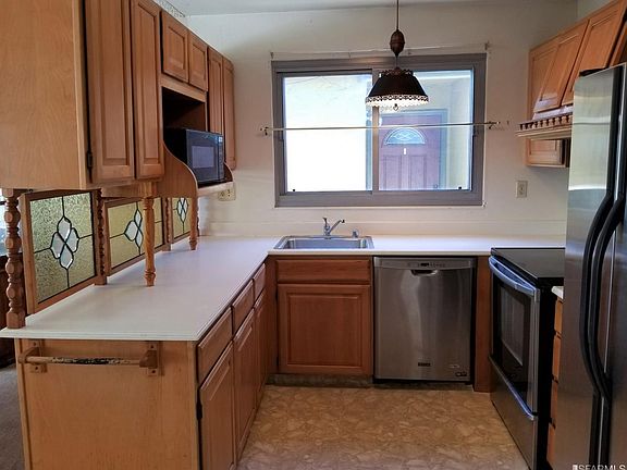 5th image of 22 Bromley Ct