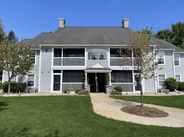 726 W Barrington Cir, Jackson, MI 49203