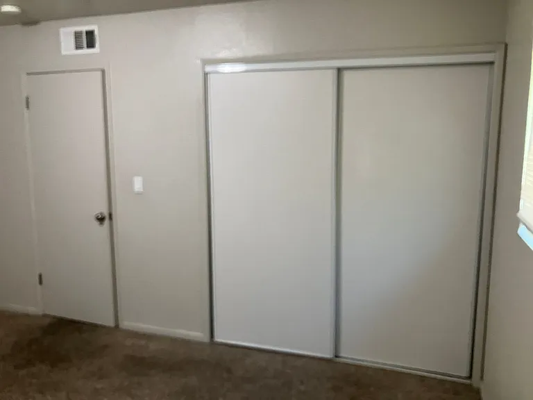 1430 E Orangeburg Ave — Photo 12