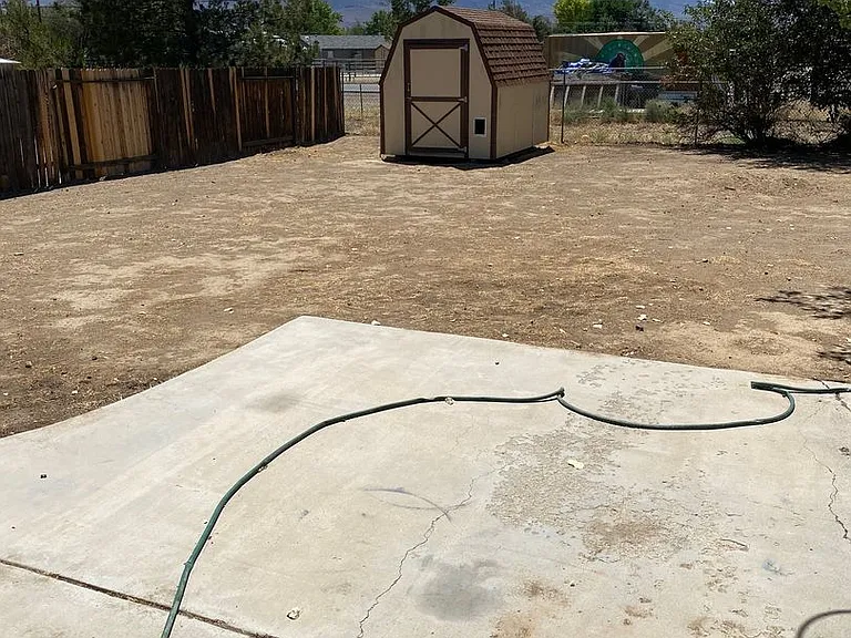 203 Gordon Ln — Photo 17