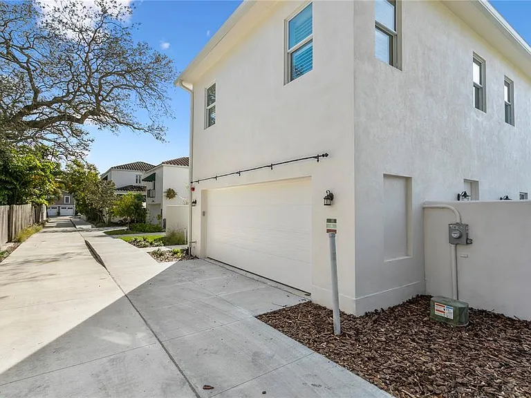 1903 W Bristol Ave #2 — Photo 35