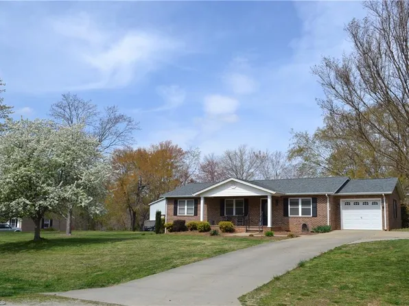 186 Victoria Cir, Madison, NC 27025