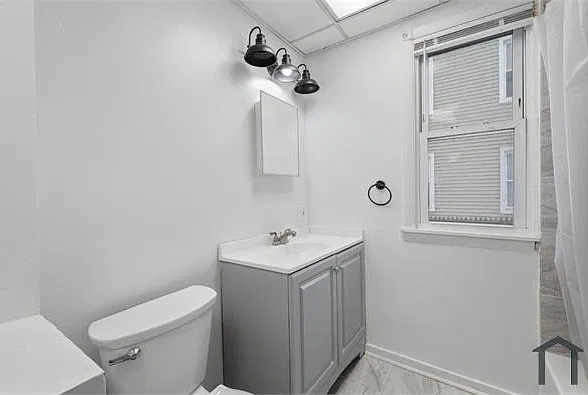 64 Rowe Ave #2 — Photo 9
