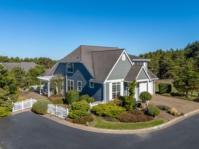 5630 SW Arbor Dr, South Beach, OR, 97366