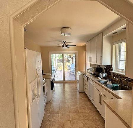 4th image of 4030 Cody St