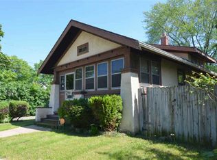 915 21st St, Rockford, IL 61108