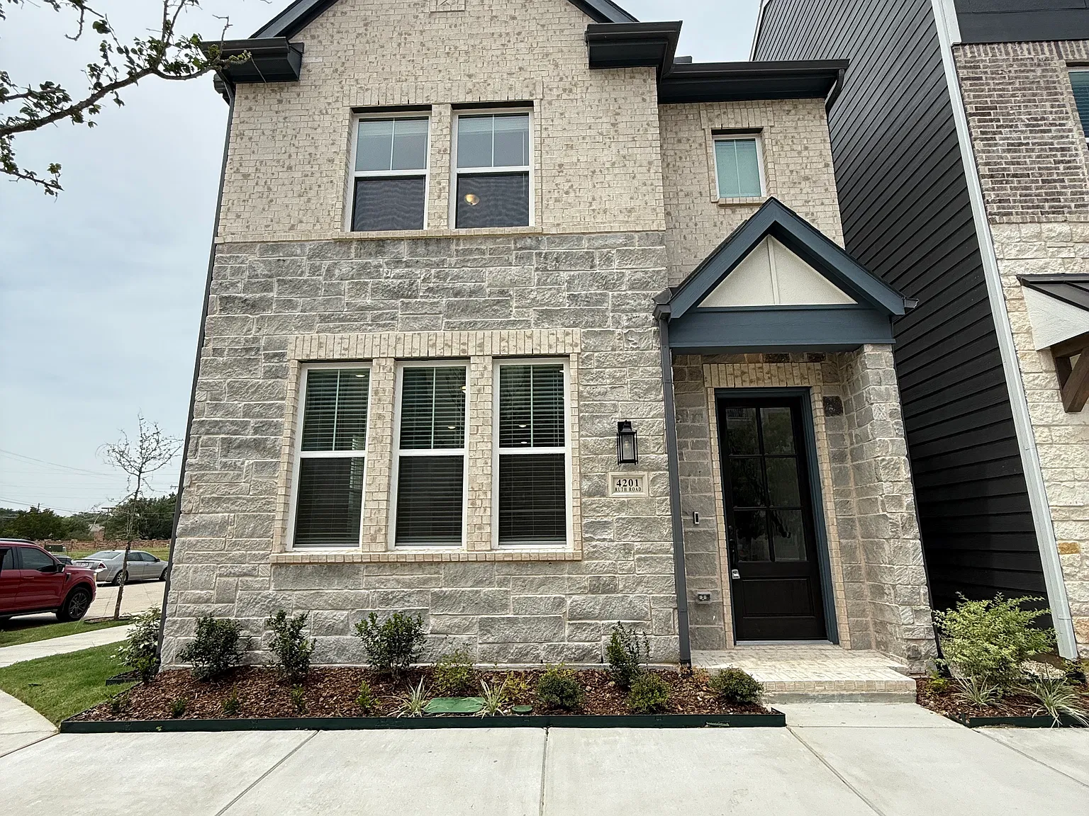 4201 Ruth Rd — Photo 2