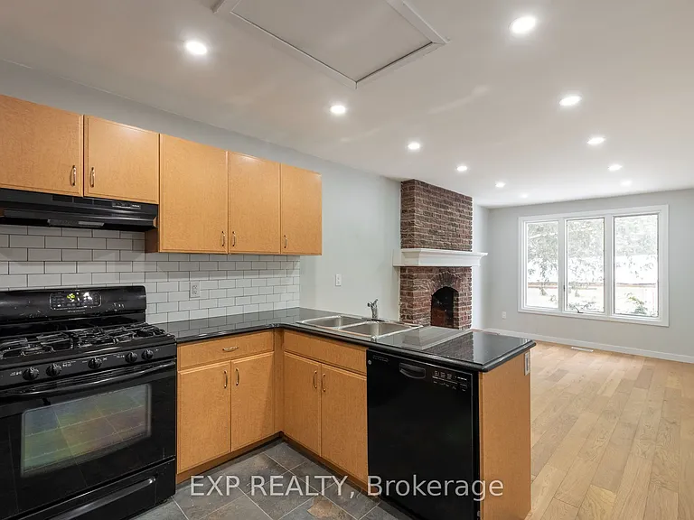 614 Chiddington Ave — Photo 6