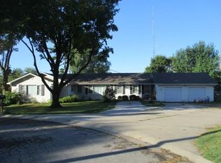 10 Crestview Dr, Boonville, MO 65233