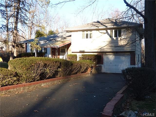 1st image of 6 Hilltop Pl