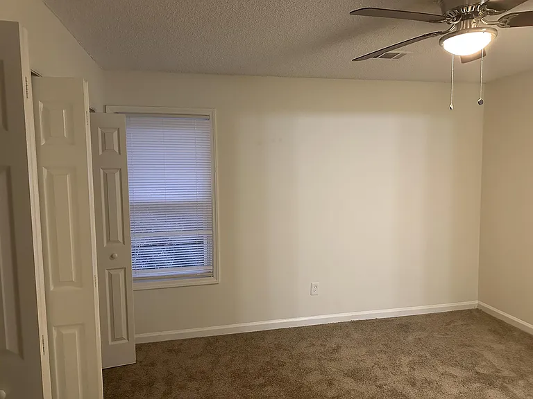 4106 Hawthorne Cir SE — Photo 13