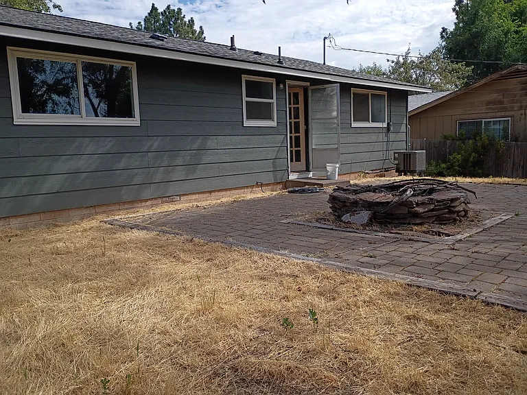 528 Delta St — Photo 10