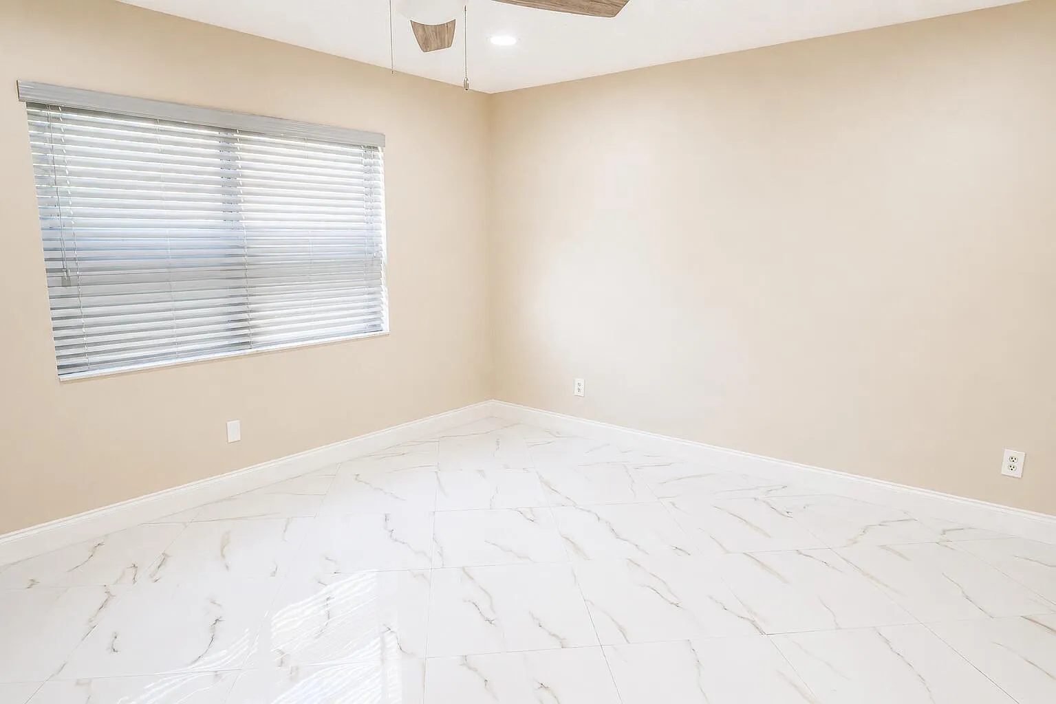 3 bed, 1176 sqft, $2,850 — Photo 4