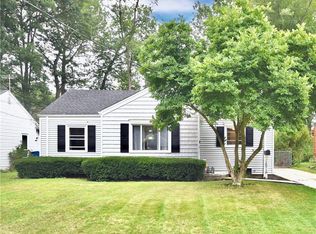 26719 Knickerbocker Rd, Bay Village, OH 44140