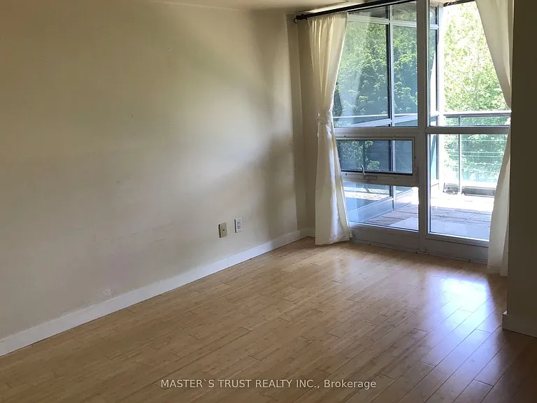 219 Fort York Blvd #312 — Photo 4