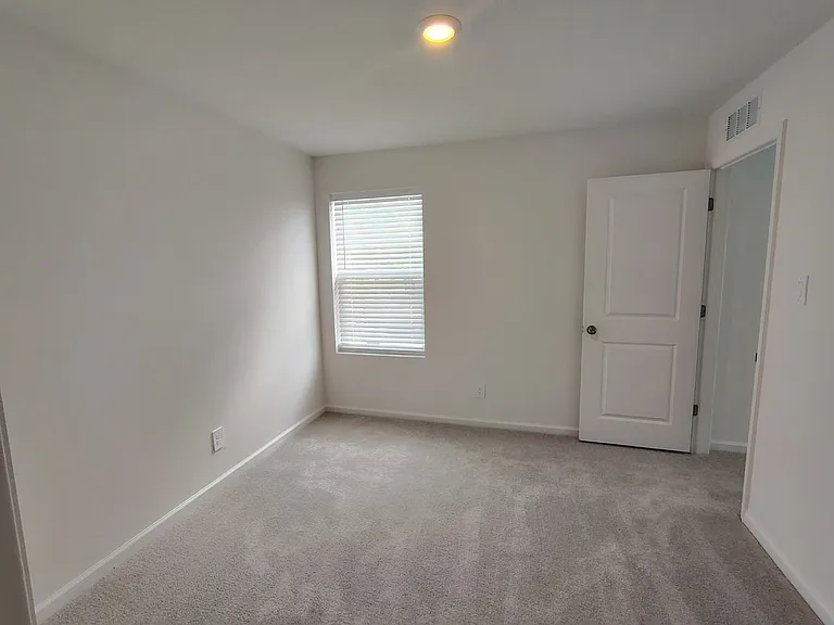 5542 Pimenta Ct — Photo 8