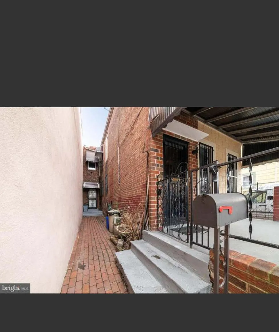 2 bed, $1,250 — Photo 1