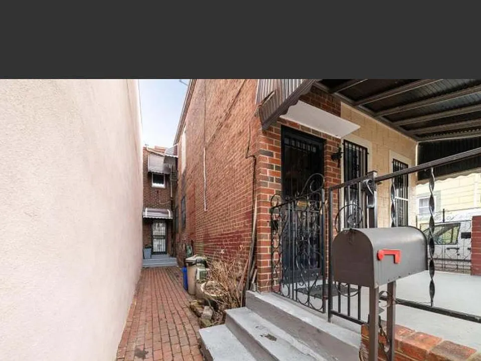 3522 N 8th St #2