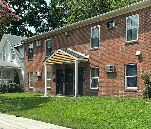 1004 W 37th St Photo 1