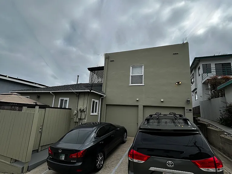 4585 Santa Monica Ave — Photo 3