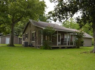 206 N 4th St, Highlands, TX 77562