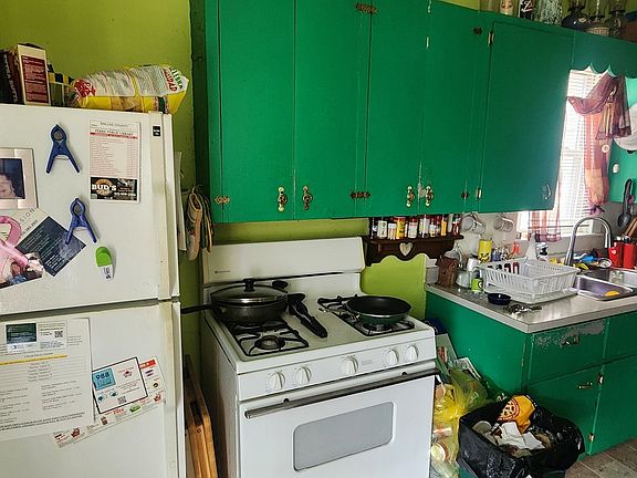4th image of 2502 McKinley St