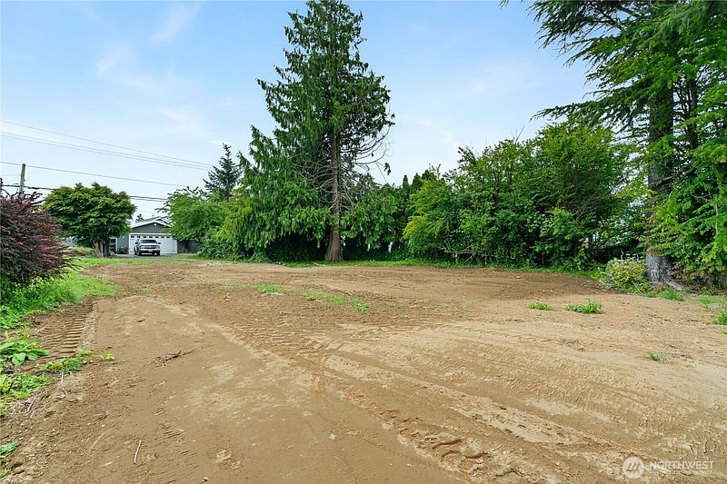 3rd image of 2922 Sumner Avenue