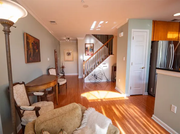 96 Abbie Court image 3 of 23