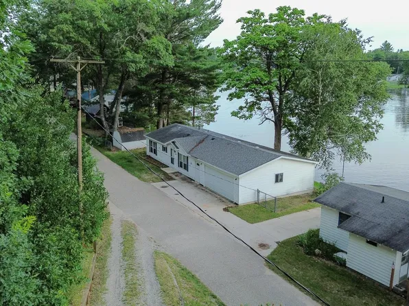 637 W Park St, Lake, MI 48632