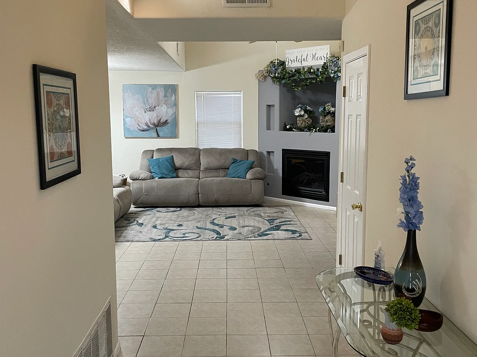 3 bed, 2.5 bath, 1846 sqft, $2,800 — Photo 3