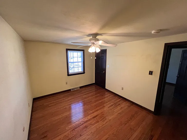 33 Meadowbrook Dr — Photo 28