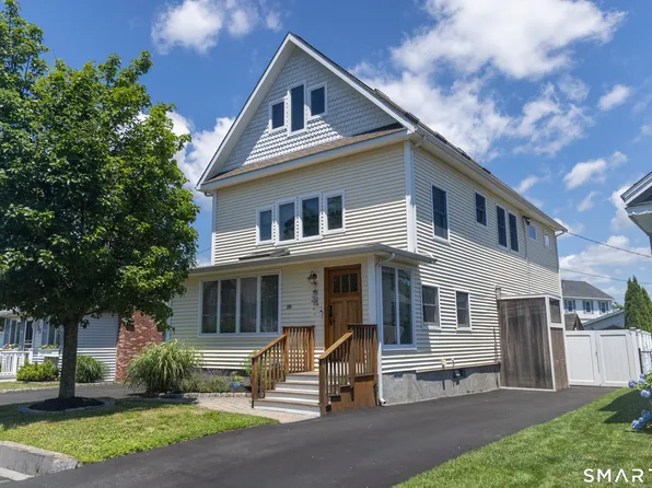18 Waverly Road, Branford, CT 06405