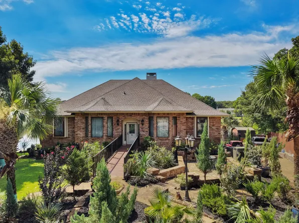 2910 Lakeshore Ct, Arlington, TX 76013