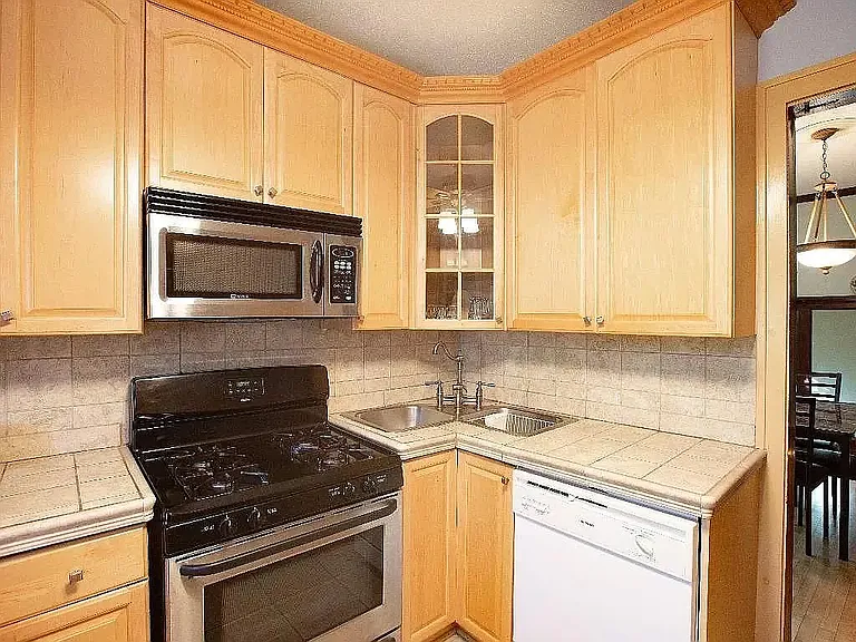 2433 Lyndale Ave S #202 — Photo 4