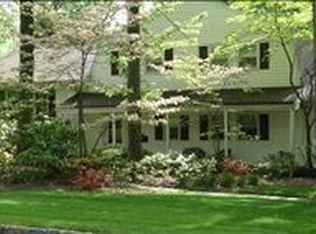 1 Brookwood Dr, West Caldwell, NJ 07006