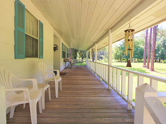 Beautiful private front porch