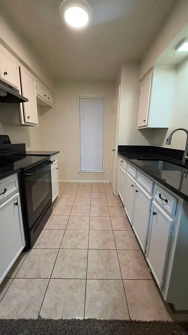 Beautiful 3 Bedroom 2 Bathroom in Rowlett! — Photo 3