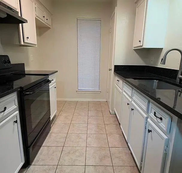 6216 Locust St — Photo 3