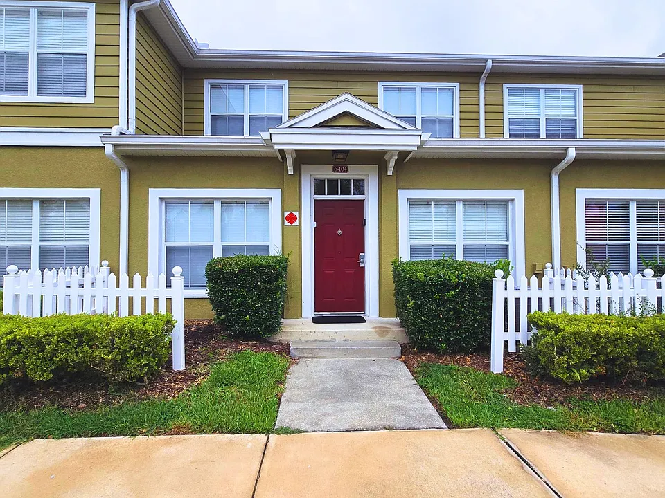 2602 Lodi Cir #104